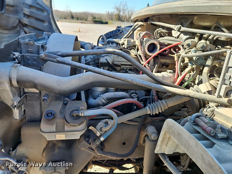 image for item EI8662 2005 Freightliner M2 Business Class refuse truck