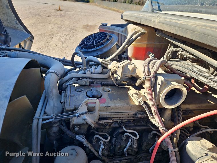 image for item EI8662 2005 Freightliner M2 Business Class refuse truck