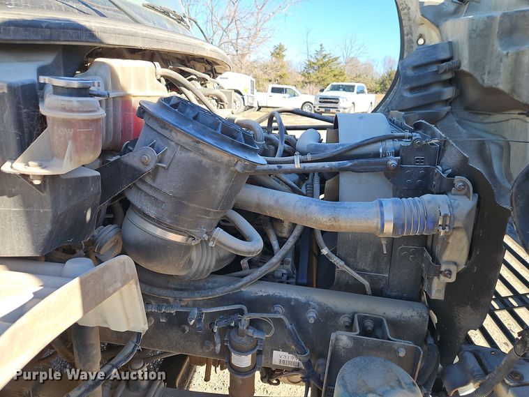 image for item EI8662 2005 Freightliner M2 Business Class refuse truck