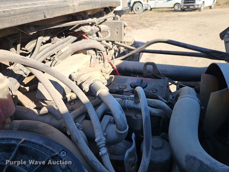 image for item EI8662 2005 Freightliner M2 Business Class refuse truck