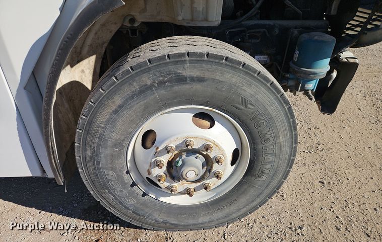 image for item EI8662 2005 Freightliner M2 Business Class refuse truck