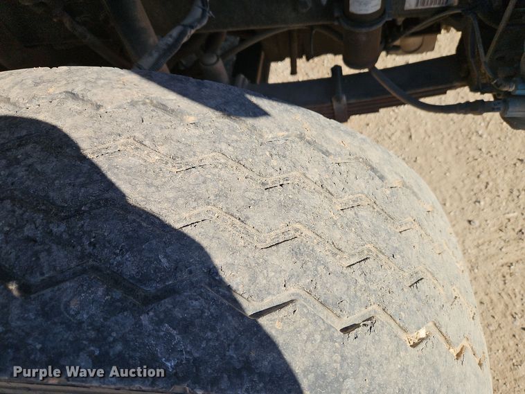 image for item EI8662 2005 Freightliner M2 Business Class refuse truck