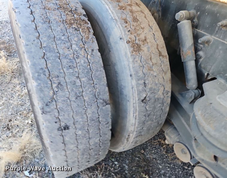 image for item EI8662 2005 Freightliner M2 Business Class refuse truck