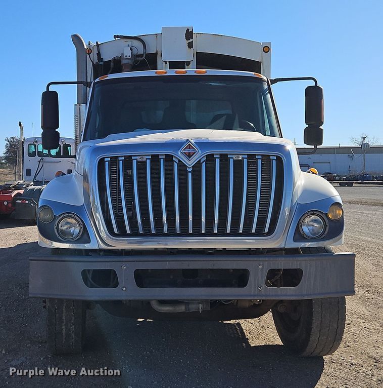 image for item EI8663 2010 International Workstar 7400  refuse truck