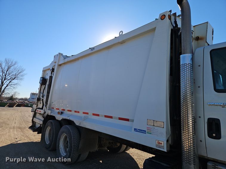 image for item EI8663 2010 International Workstar 7400  refuse truck