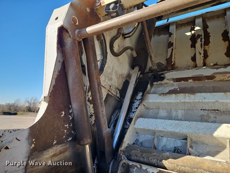 image for item EI8663 2010 International Workstar 7400  refuse truck