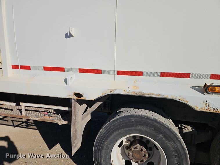 image for item EI8663 2010 International Workstar 7400  refuse truck