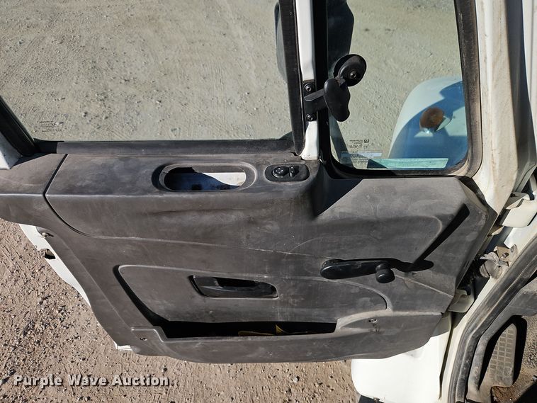 image for item EI8663 2010 International Workstar 7400  refuse truck