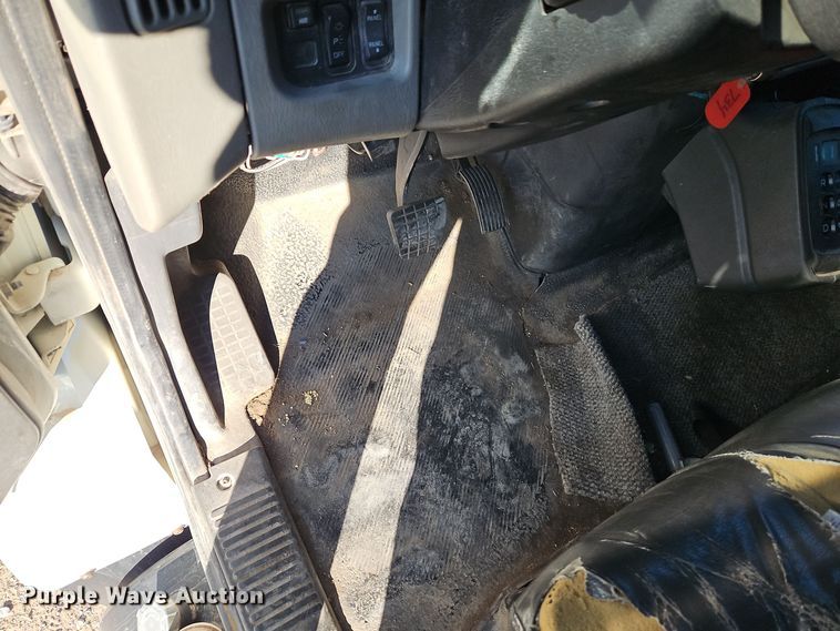 image for item EI8663 2010 International Workstar 7400  refuse truck