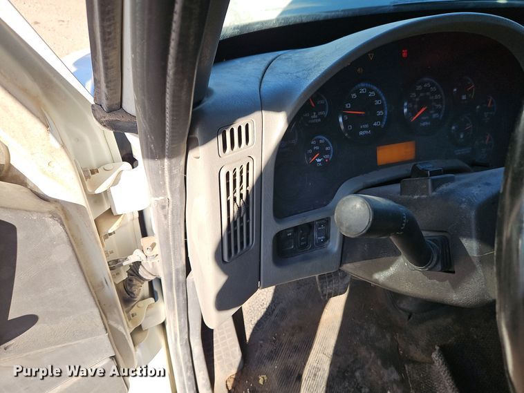 image for item EI8663 2010 International Workstar 7400  refuse truck