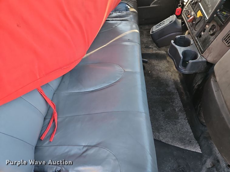 image for item EI8663 2010 International Workstar 7400  refuse truck