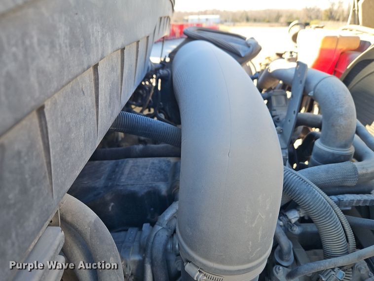 image for item EI8663 2010 International Workstar 7400  refuse truck