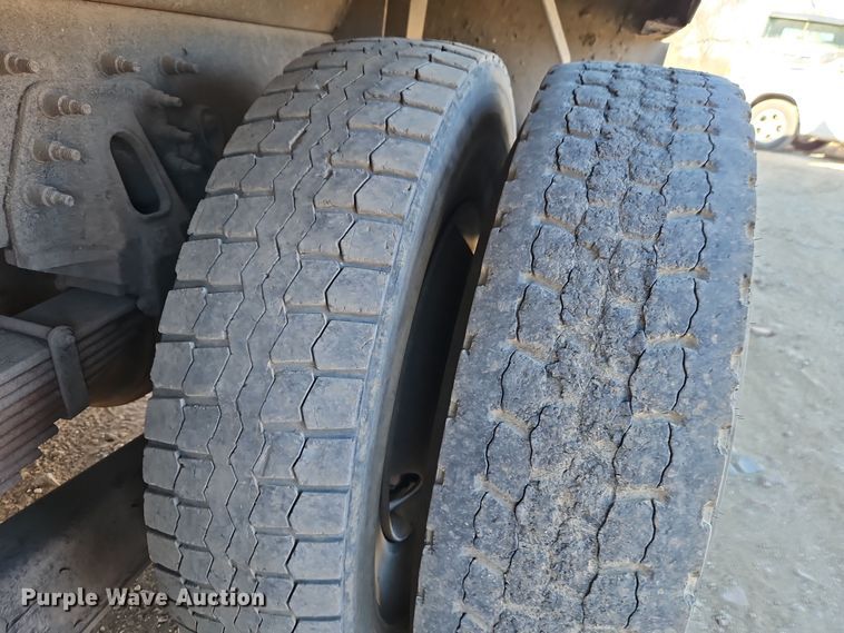 image for item EI8663 2010 International Workstar 7400  refuse truck