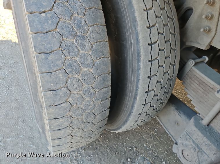 image for item EI8663 2010 International Workstar 7400  refuse truck