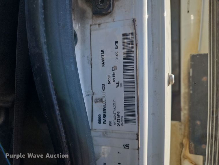 image for item EI8663 2010 International Workstar 7400  refuse truck