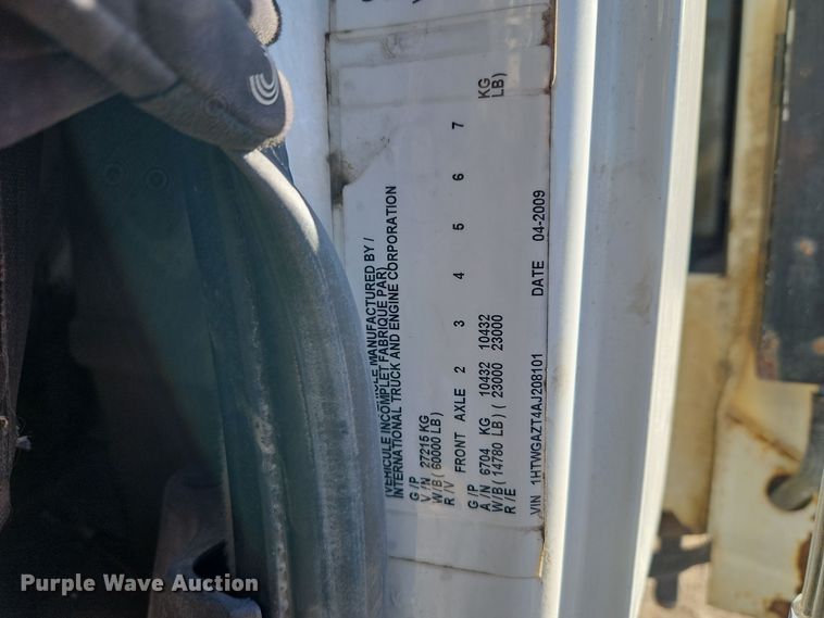 image for item EI8663 2010 International Workstar 7400  refuse truck