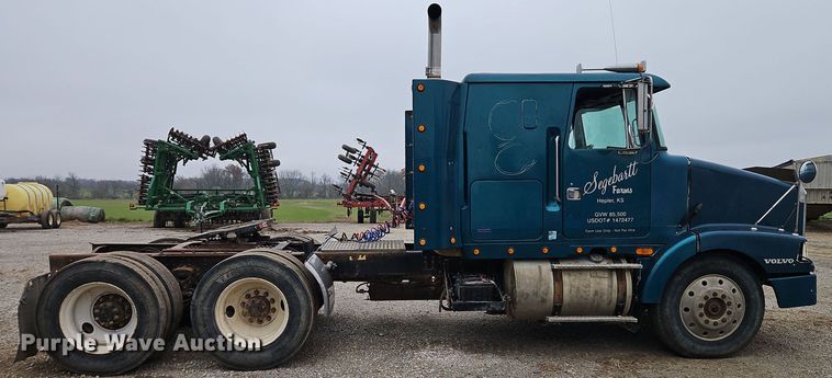 image for item EI8692 1996 Volvo WIA64T semi truck