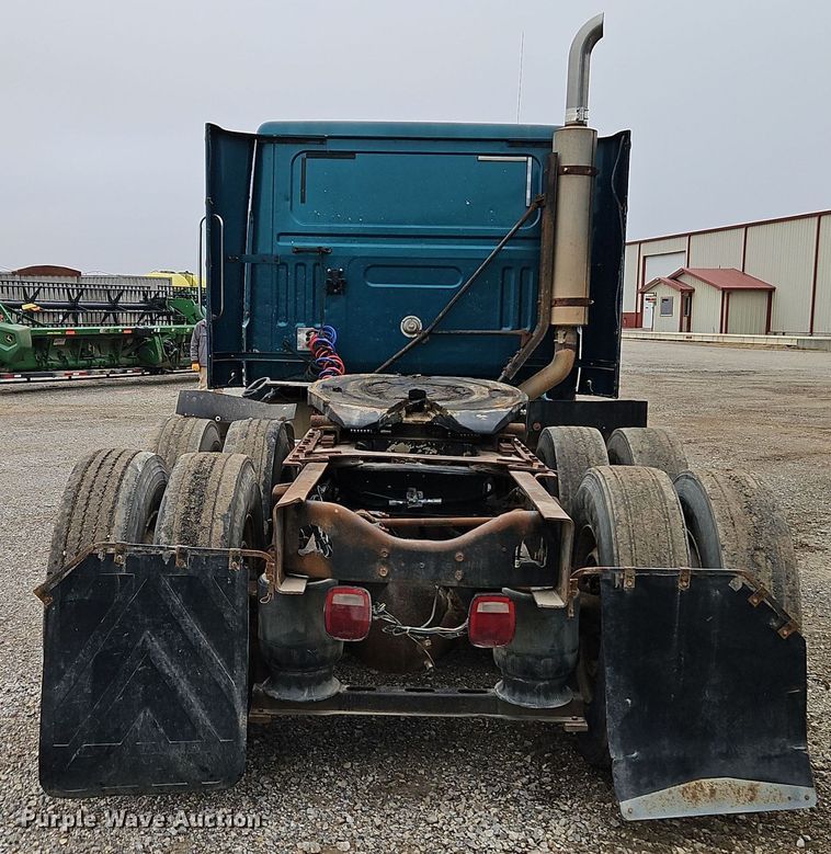 image for item EI8692 1996 Volvo WIA64T semi truck