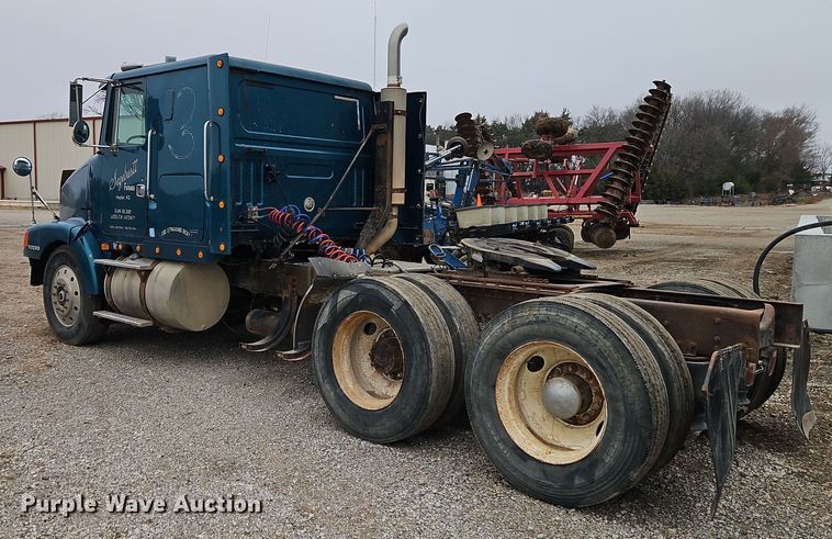 image for item EI8692 1996 Volvo WIA64T semi truck