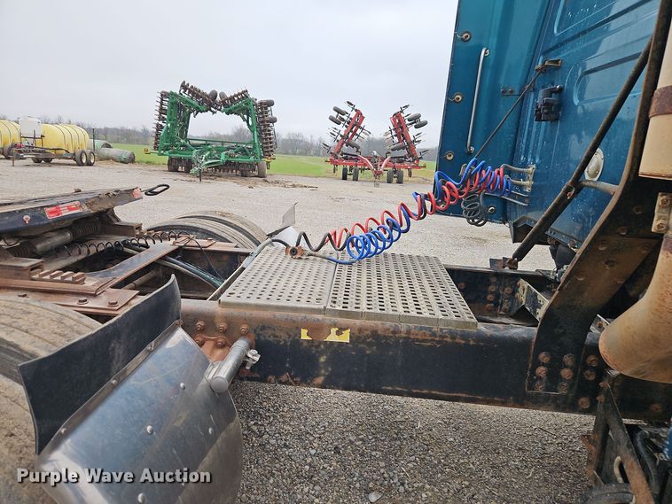 image for item EI8692 1996 Volvo WIA64T semi truck