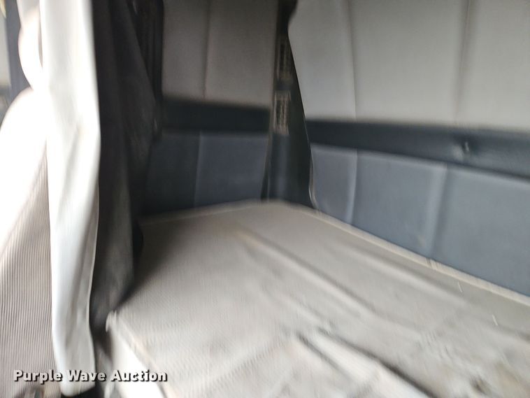 image for item EI8692 1996 Volvo WIA64T semi truck