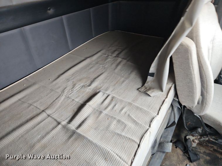 image for item EI8692 1996 Volvo WIA64T semi truck