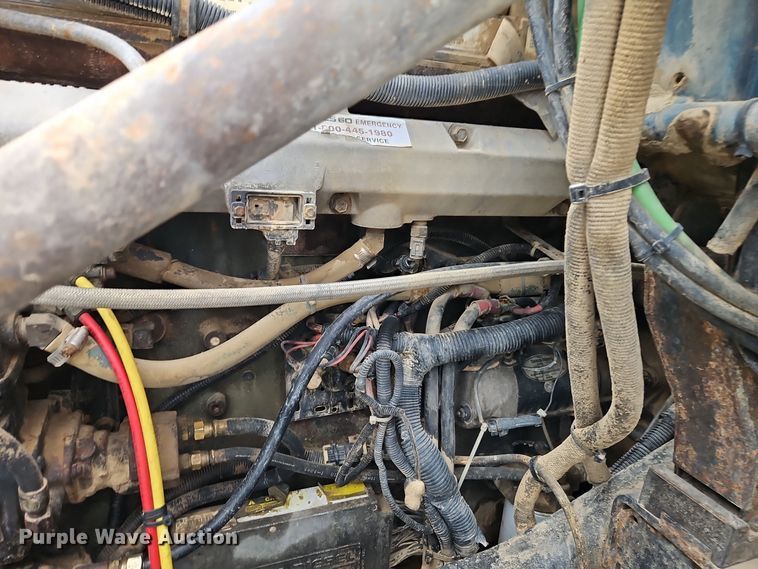 image for item EI8692 1996 Volvo WIA64T semi truck