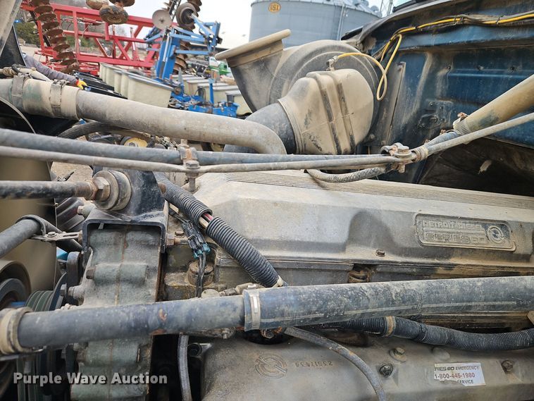 image for item EI8692 1996 Volvo WIA64T semi truck