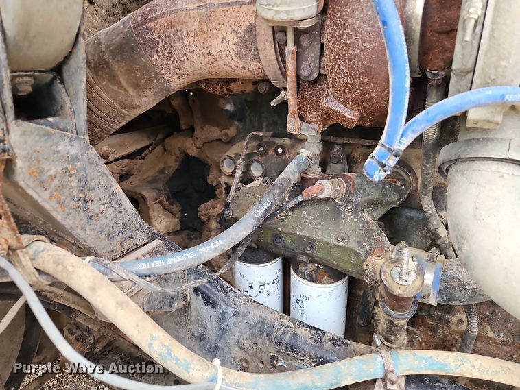 image for item EI8692 1996 Volvo WIA64T semi truck