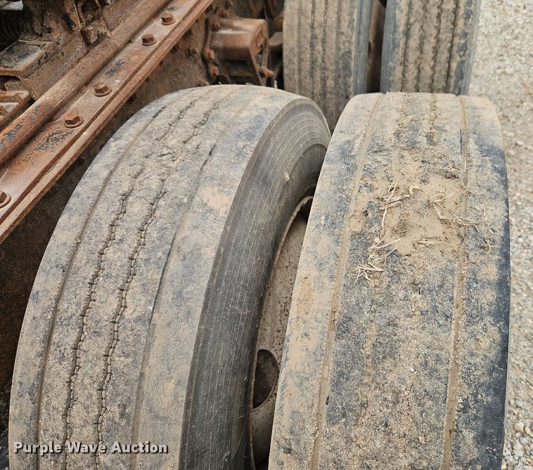 image for item EI8692 1996 Volvo WIA64T semi truck