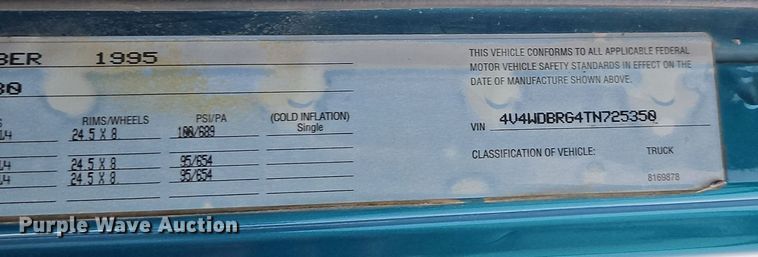 image for item EI8692 1996 Volvo WIA64T semi truck