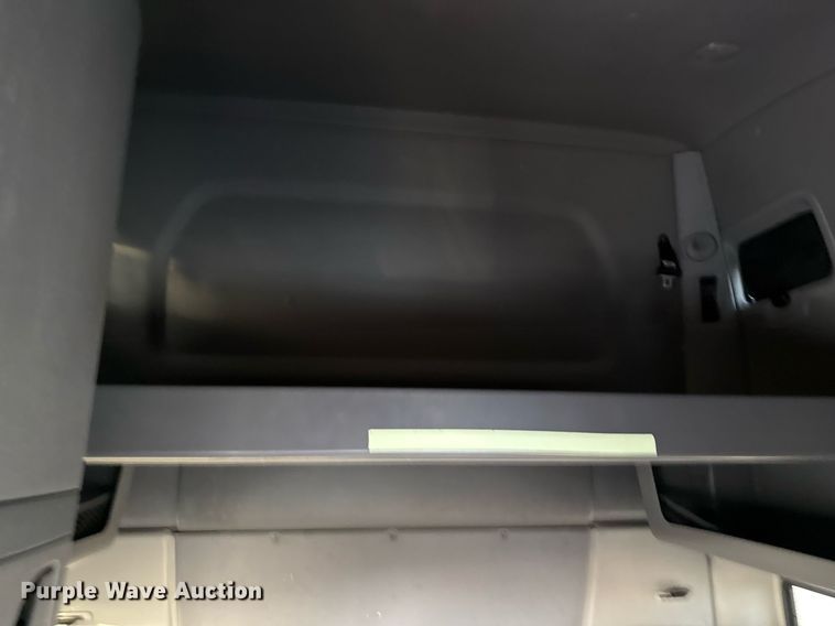 image for item EJ3226 2018 International LT625 semi truck