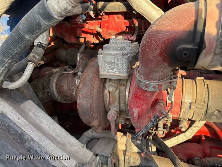 image for item EJ3226 2018 International LT625 semi truck