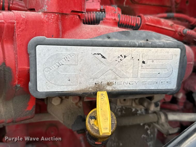 image for item EJ3226 2018 International LT625 semi truck