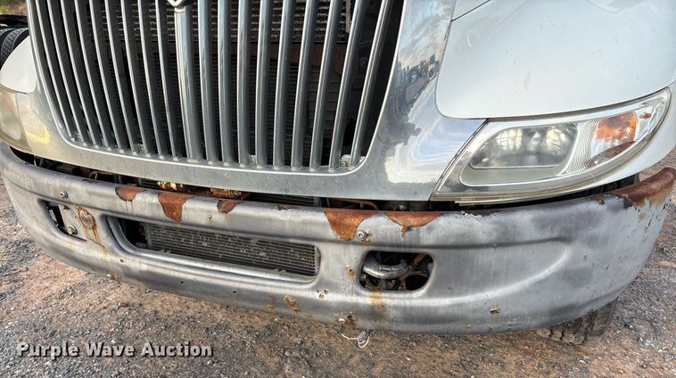 image for item EJ3227 2011 International 4300 tank truck