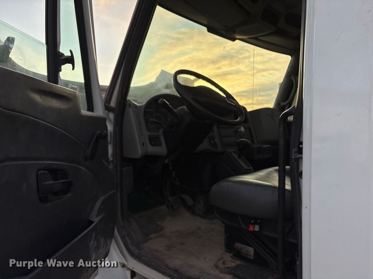 image for item EJ3227 2011 International 4300 tank truck