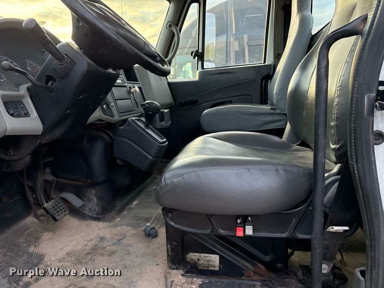 image for item EJ3227 2011 International 4300 tank truck