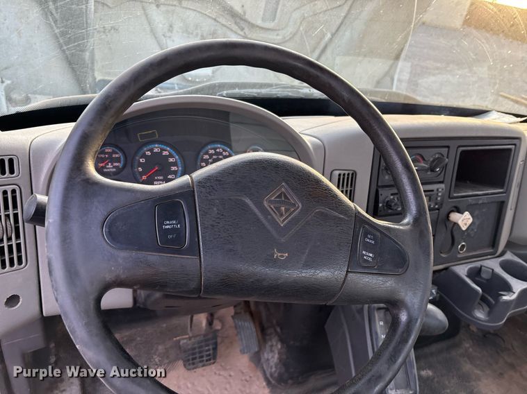 image for item EJ3227 2011 International 4300 tank truck