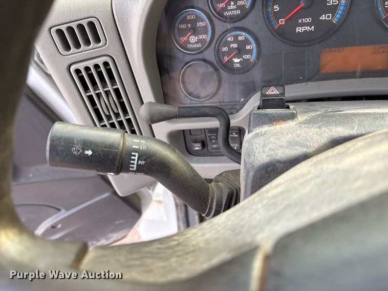 image for item EJ3227 2011 International 4300 tank truck