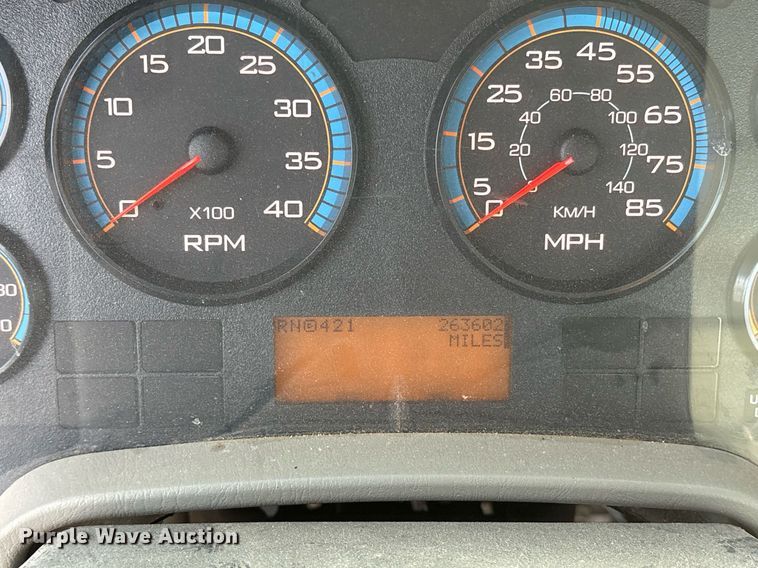 image for item EJ3227 2011 International 4300 tank truck