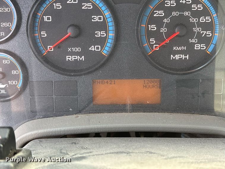 image for item EJ3227 2011 International 4300 tank truck