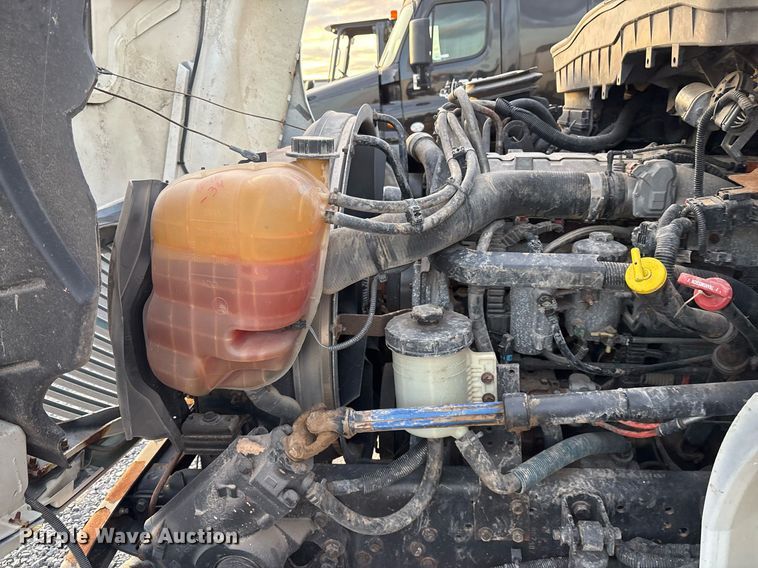image for item EJ3227 2011 International 4300 tank truck