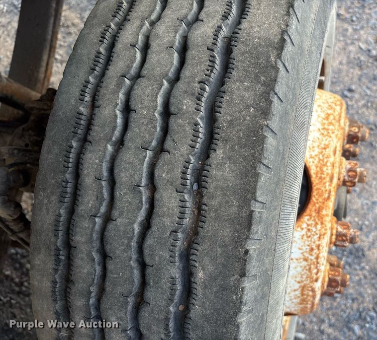 image for item EJ3227 2011 International 4300 tank truck