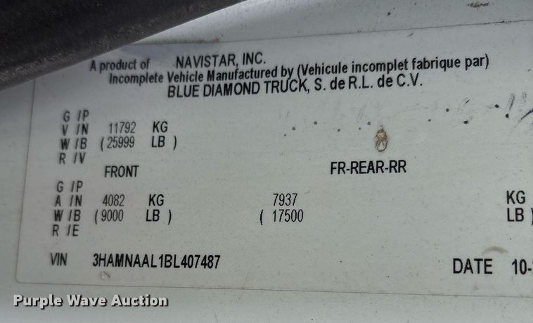 image for item EJ3227 2011 International 4300 tank truck