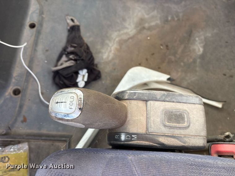 image for item EJ3229 2009 Volvo VN semi truck