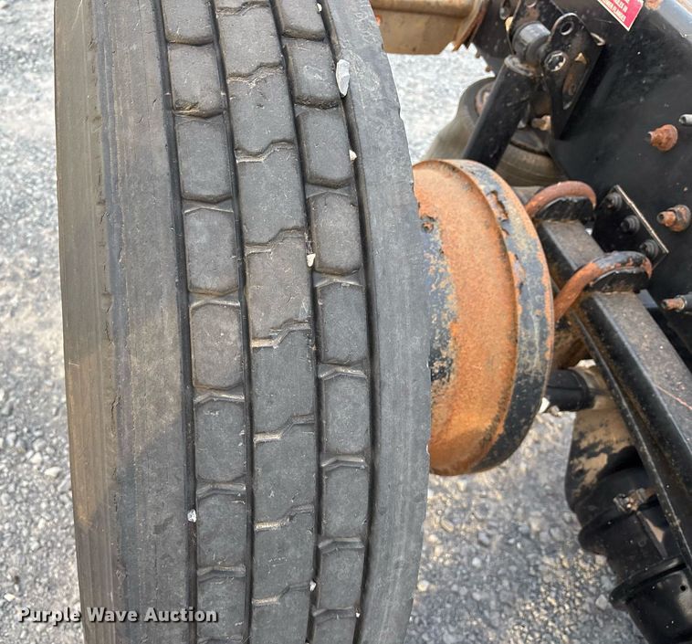 image for item EJ3229 2009 Volvo VN semi truck