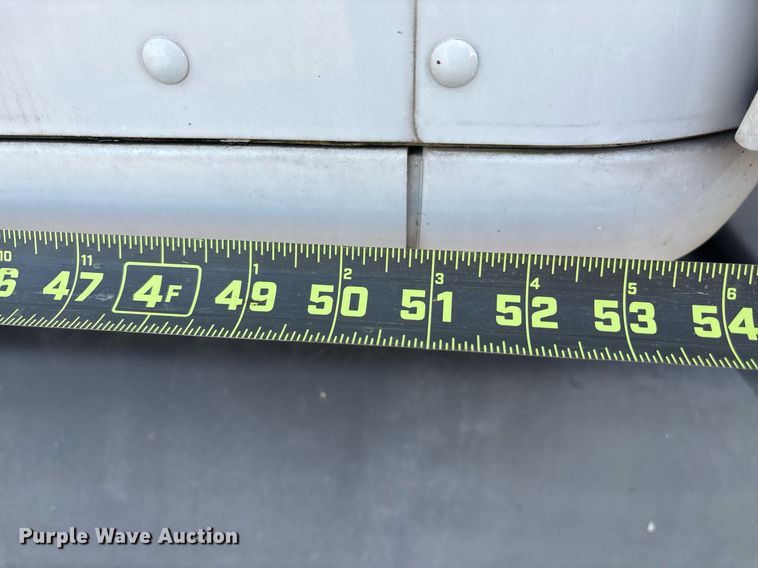 image for item EJ3230 2015 Kenworth T680 semi truck