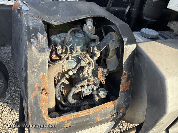 image for item EJ3230 2015 Kenworth T680 semi truck