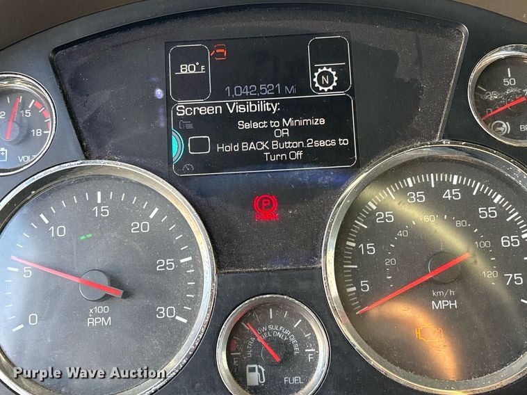 image for item EJ3230 2015 Kenworth T680 semi truck