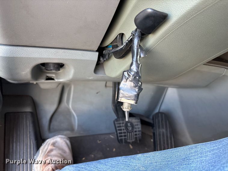 image for item EJ3230 2015 Kenworth T680 semi truck